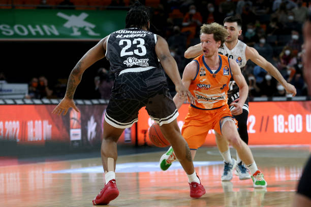 巴塞罗那以 巴塞罗那以